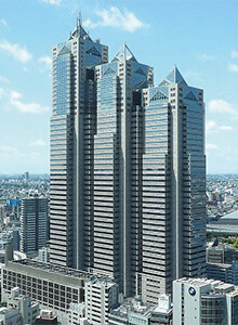 【新宿パークタワー】株式会社日本防犯設備の東京防犯センターがございます。