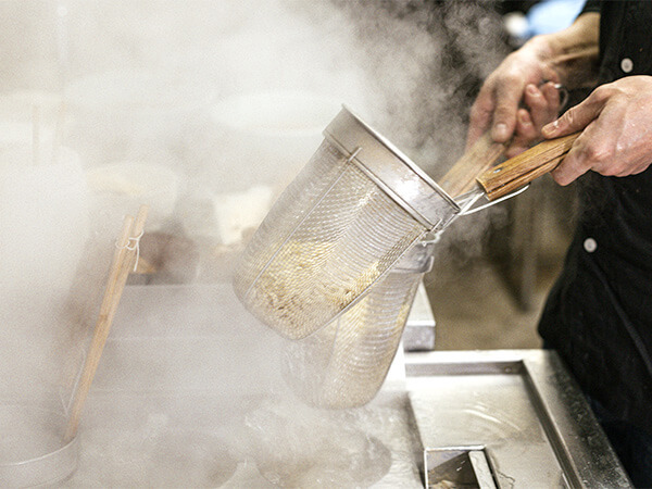 【ラーメン店】屋内遠隔監視カメラシステム